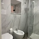 Victor's House נאפולי